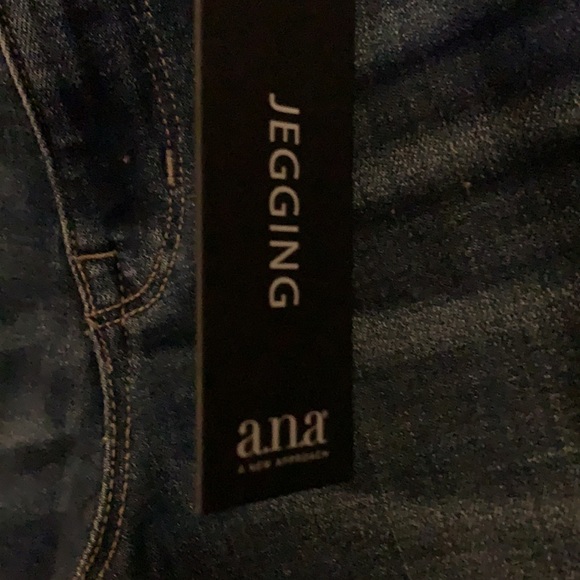 Jeans - Picture 4 of 11